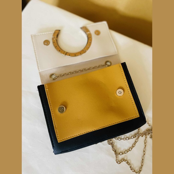 Colorblock Crossbody Clutch – Gold Hardware Chain Strap Purse Bag - Picture 4 of 5